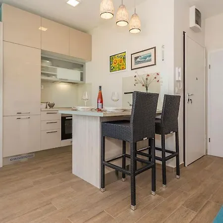 Marija-maja * سبليت