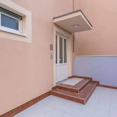 Marija-maja * سبليت